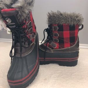 Plaid winter boots